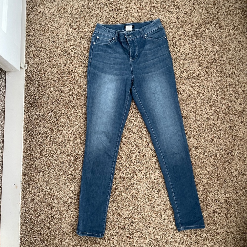 Fashion Nova skinny jeans size 7/28